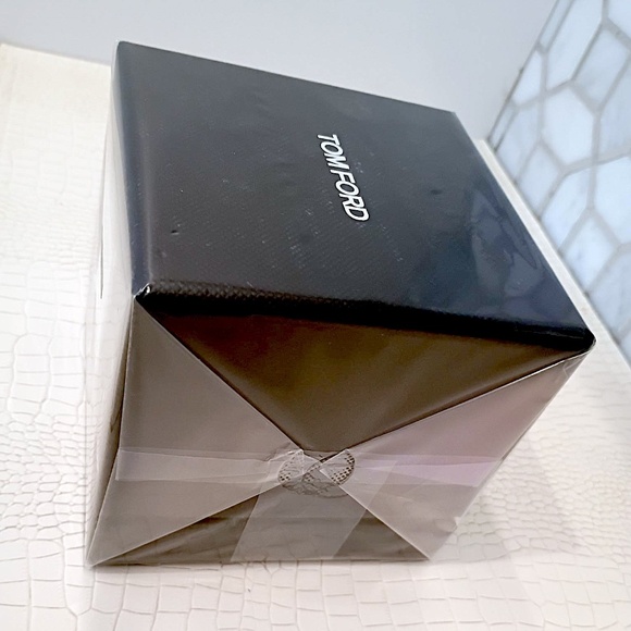 TOM FORD F**KING Fabulous Scent Candle Bougie Factory Sealed - Picture 7 of 8